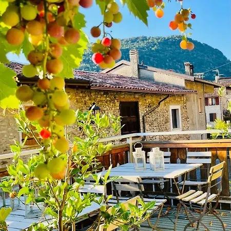 Antico Borgo Prabiu Hegos Apartman
