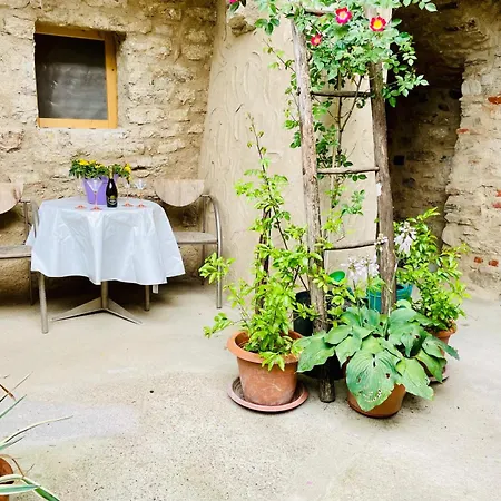 Apartman Antico Borgo Prabiu Hegos *